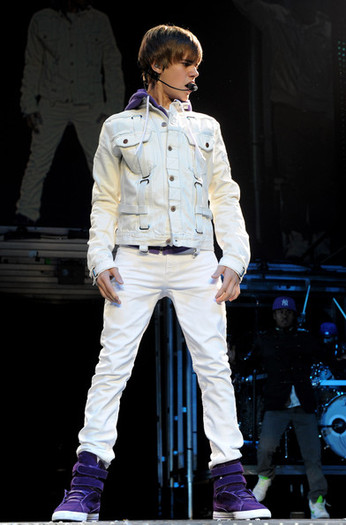 Justin+Bieber+Justin+Bieber+Performs+Staples+1M8roxKXyQCl