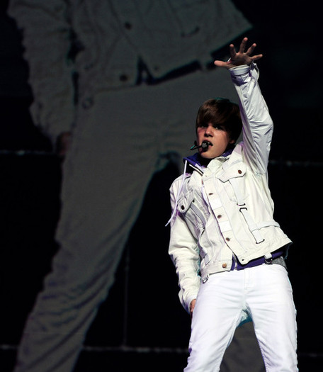 Justin+Bieber+Justin+Bieber+Performs+Staples+bALJl7iw6XWl
