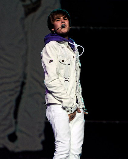 Justin+Bieber+Justin+Bieber+Performs+Staples+BKUYNYJJ_SKl