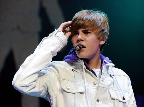 Justin+Bieber+Justin+Bieber+Performs+Staples+TVxGNYRtsA5l - Justin Bieber 0