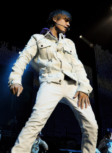 Justin+Bieber+Justin+Bieber+Performs+Staples+WaZmdogqY6zl - Justin Bieber 0