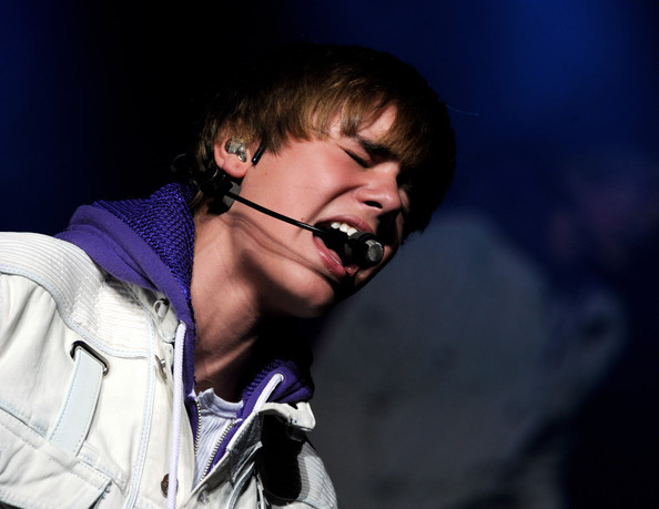 Justin+Bieber+Justin+Bieber+Performs+Staples+xQKcoC-uF_xl