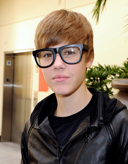 Justin+Bieber+Premiere+DreamWorks+Animation+HcyyR4rz1Nhl - Justin Bieber 0