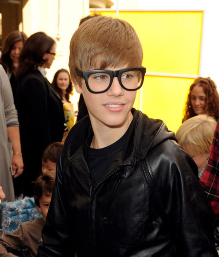 Justin+Bieber+Premiere+DreamWorks+Animation+INgbrk5Ym3Zl - Justin Bieber 0