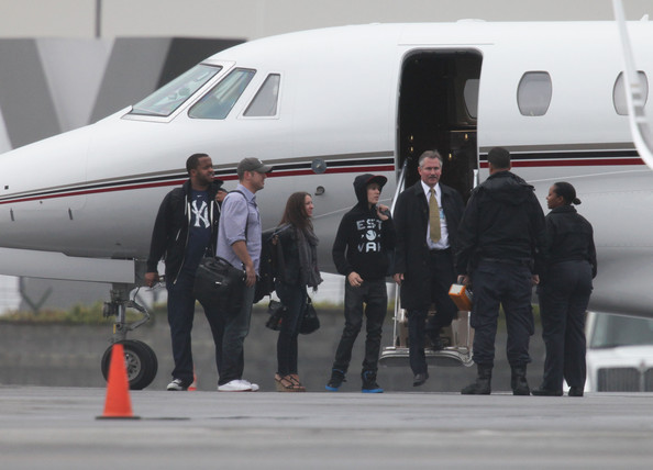 Justin+Bieber+Justin+Bieber+Parents+Arriving+wC236rQG837l