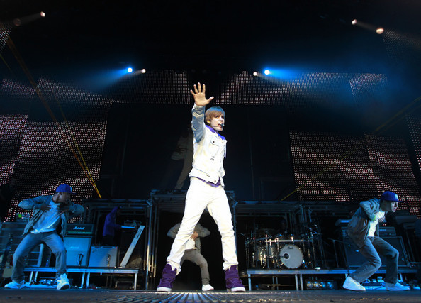 Justin+Bieber+Justin+Bieber+Performing+Concert+mMrswC2GY4Ml - Justin Bieber 000