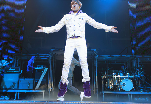 Justin+Bieber+Justin+Bieber+Performing+Concert+oVNQBjdDdwfl - Justin Bieber 000