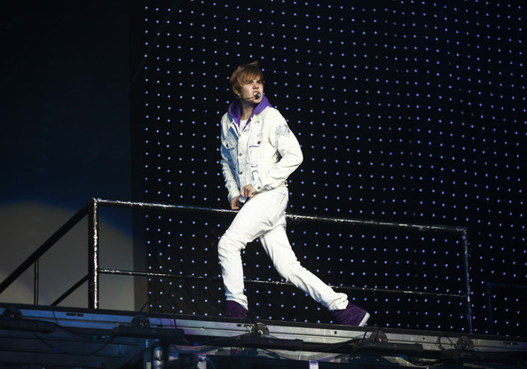Justin+Bieber+Justin+Bieber+Performing+Concert+ZRkhMhG5rhHl - Justin Bieber 000