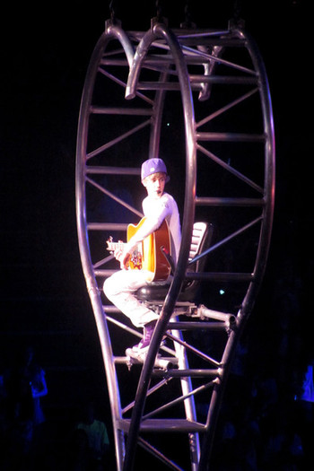 Justin+Bieber+Justin+Bieber+Performs+Izod+-zeJz12iY5wl - Justin Bieber 000
