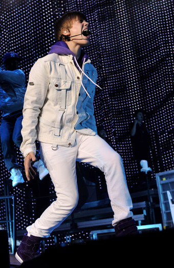 Justin+Bieber+Justin+Bieber+Performs+Staples+0FJ-fs9rQTDl