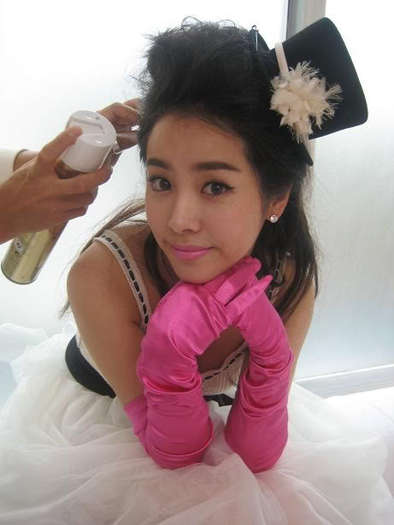 2v2845v - Han Ji Min