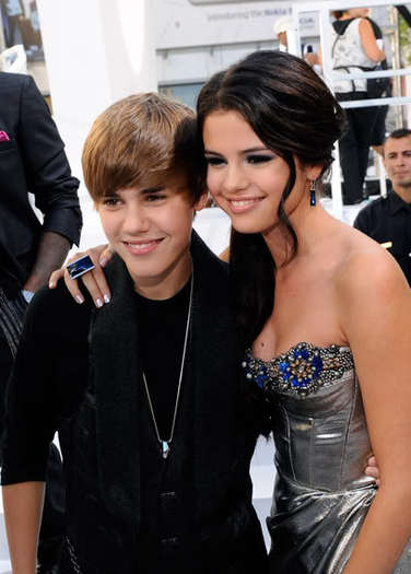 justin-bieber-selena-gomez-pg258262 - Justin Bieber
