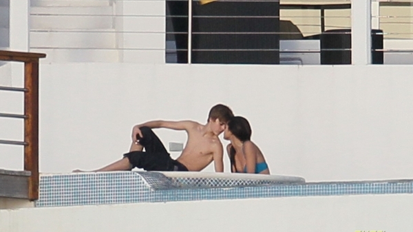 selena justin 1 - Justin Bieber