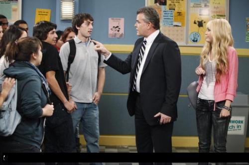 normal_z_005 - Hannah Montana to the Principal-s Office