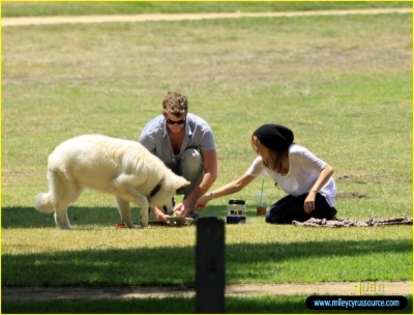 normal_miley-cyrus-liam-hemsworth-togos-06 - In Toluca Lake With Liam and Mate