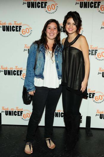 AFS_1093 - poze selena gomez UNICEF Charity concert oct 2010