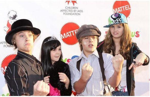 Cole_Sprouse_1263155113_4