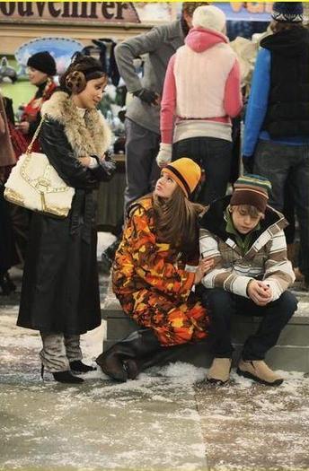 Cole_Sprouse_1263155137_2