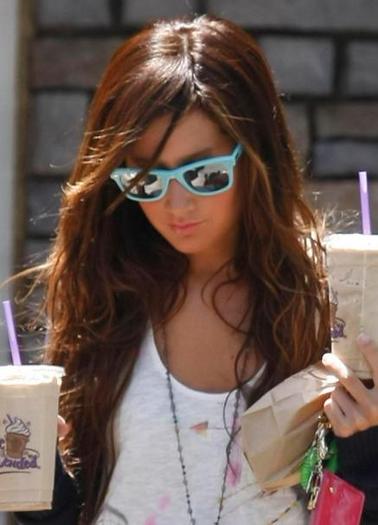 ashley tisdale coffee bean hound 10 Ashley Tisdale Coffee Bean