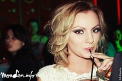 29130866_QMJWGWOIC - Alexandra Stan