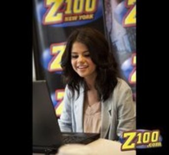 Z100-New_York_Autographs_Session_normal-02