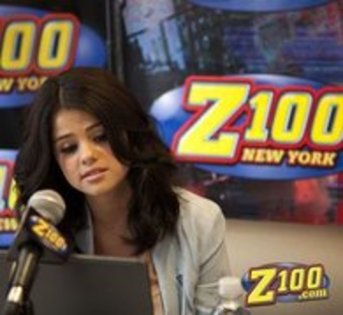Z100-New_York_Autographs_Session_normal-07 - Z100-New York_Autographs Session