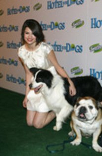 January-16-2010_Hotel-for-Dogs-Premiere_normal-03 - January 16 2010-Hotel for Dogs Premiere