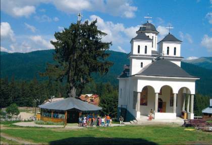 manastirea caraiman - manastiri din Romania