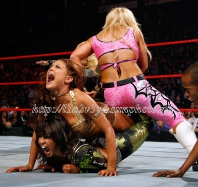 normal_er5~0 - eve torres pentru a doua oara diva campioana la royal rumble 2011