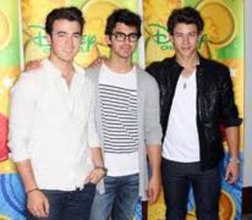 Kevin,Nik si Joe - Jonas Brothers