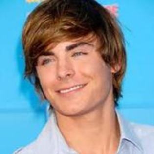 29448869_WMTQPOKBG - ZacEfron
