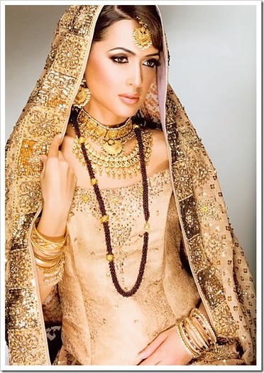 Indian bridal makeup, jewellery & bridal dress 2_thumb[1]