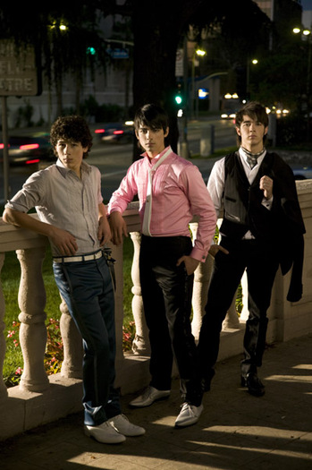 Jonas Brothers (21) - Jonas Brothers