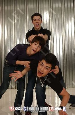 Jonas Brothers (24) - Jonas Brothers