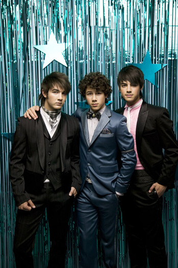 Jonas Brothers (37) - Jonas Brothers