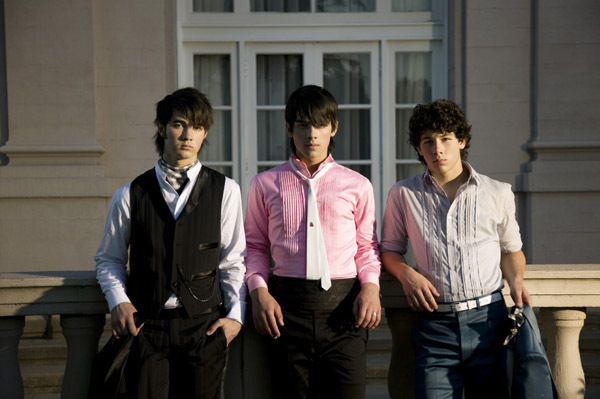 Jonas Brothers (50)