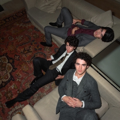 Jonas Brothers (60)