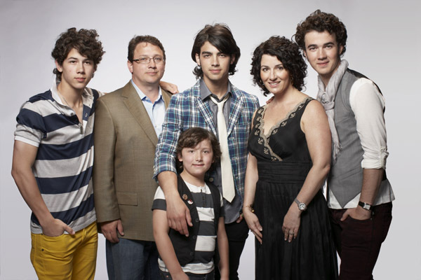 Jonas Family (2) - Jonas Brothers