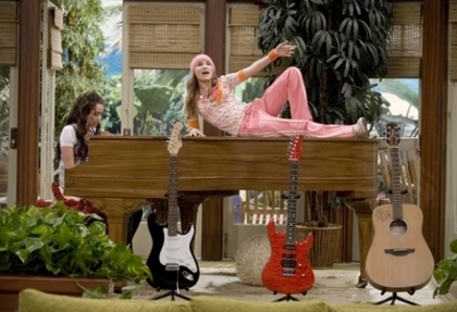 Hannah Montana 2 Episode 15 Song Sung Bad (16)