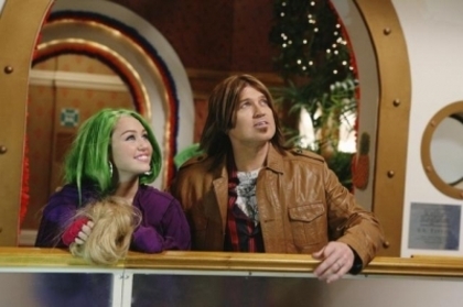 Hannah Montana 3 Episode 19 Super stitious Girl (9)