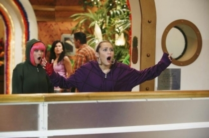 Hannah Montana 3 Episode 19 Super stitious Girl (17)