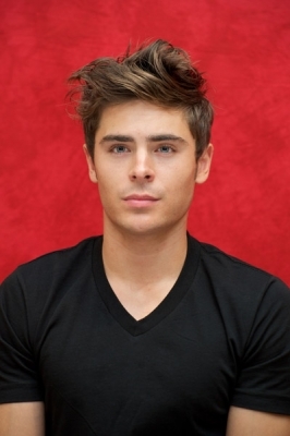 Zac Efron (42) - Zac Efron