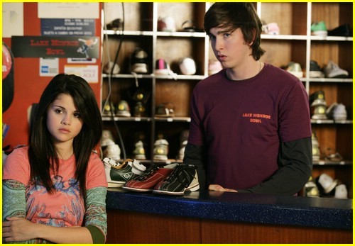 2q1dliq - Selena Gomez