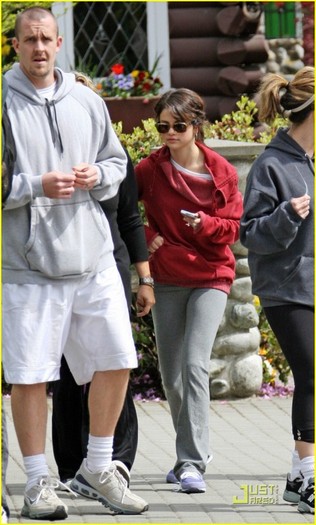 10x7mz7 - Selena Gomez
