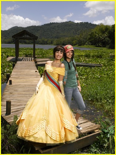 11hdpbb - Selena Gomez