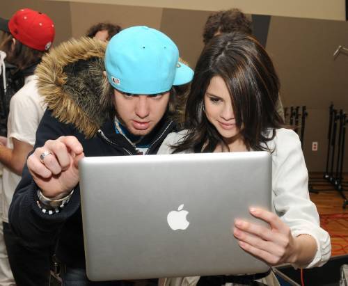 33cvf2a - Selena Gomez