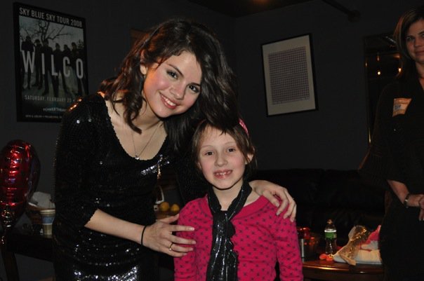 18155_305218470974_7961985974_3549522_6008136_n