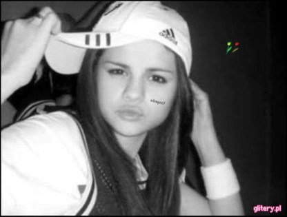 0070019013 - Selena Gomez