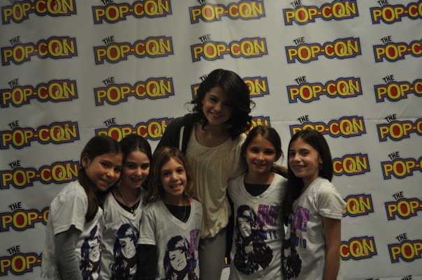 22345_317655965974_7961985974_3596452_6912983_n - selena gomez poze noi