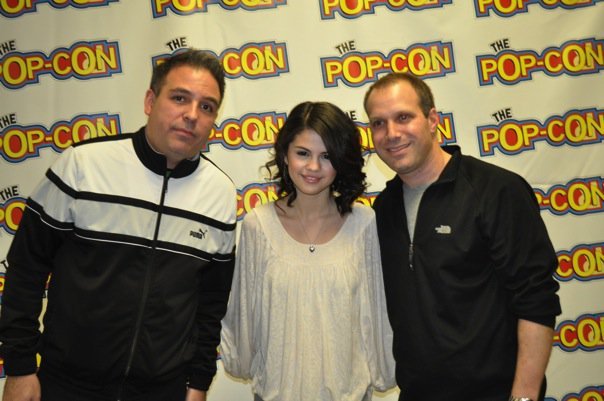 22345_317655970974_7961985974_3596453_7025026_n - selena gomez poze noi